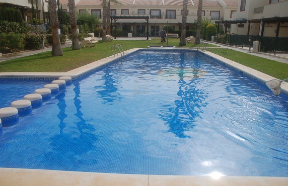 Community Pool. Alicante Holiday Lets. Ciudad Quesada