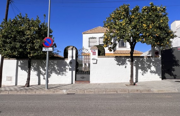 Casas o chalets - For Sale - Montequinto - Calle Cerro de las 40 Chicas