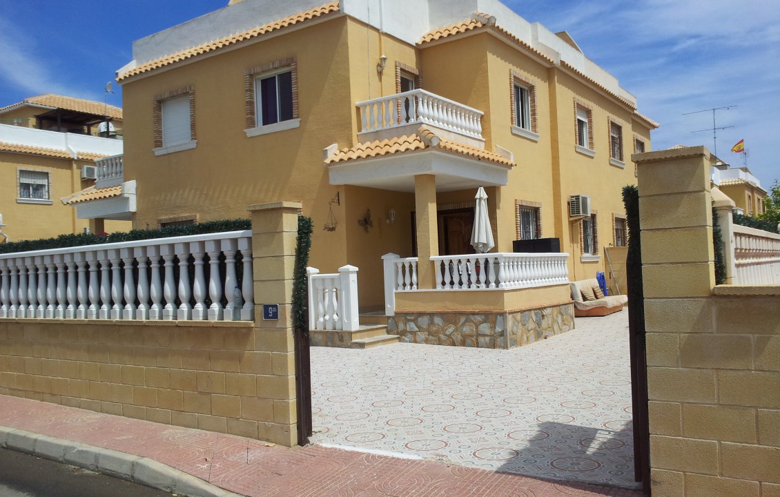 Property for sale in Ciudad Quesada, by Alicante Holiday Lets