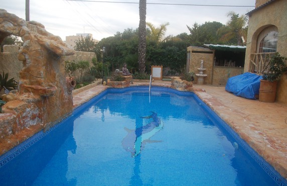 Private saltly swimming pool.  Alicante Holiday Lets. Ciudad Quesada