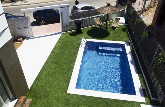 Plot with own swimming pool.  Alicante Holiday Lets 