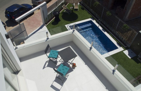 Terrace Solarium.  Alicante Holiday Lets 