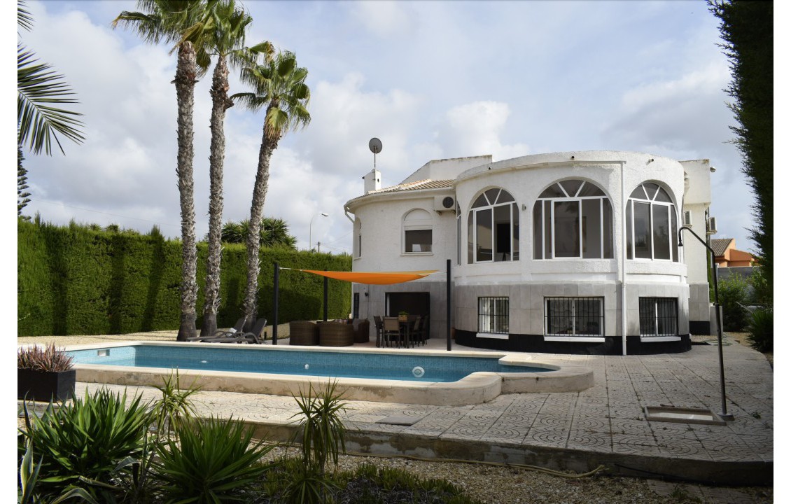 For Sale - Detached Villa - San Luis